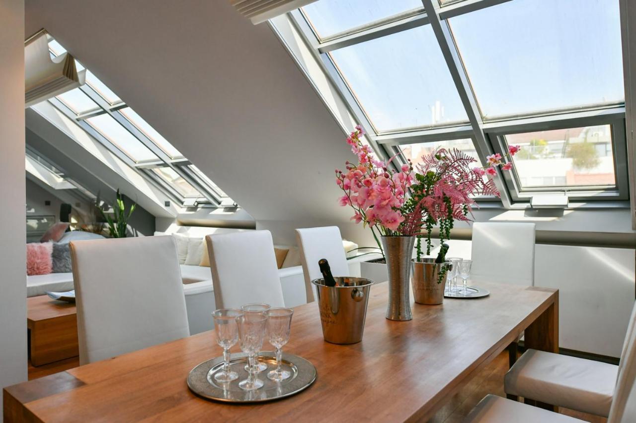 Luxury Central Penthouse With Sauna, Terrace, 250M2, 5Bdrm, 3Bthrm — Photos 2